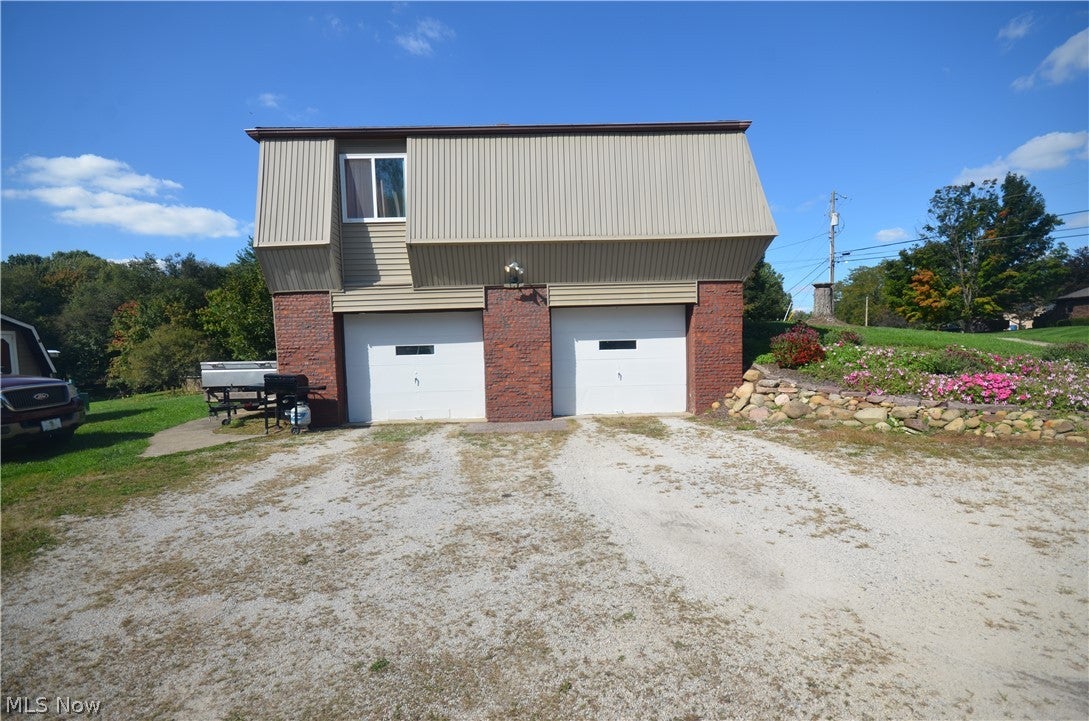 852 Skyside Drive