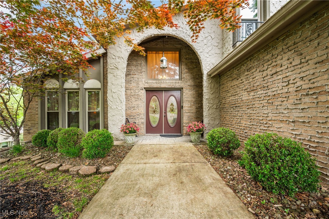 2990 Wildridge Drive, Massillon, Ohio image 2
