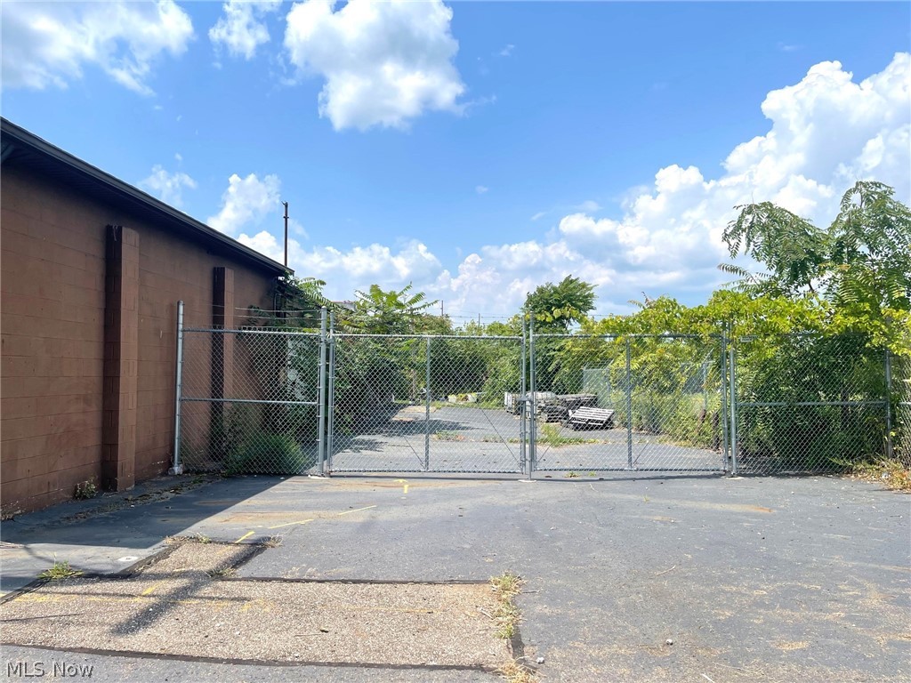 Canton City - Commercial Sale