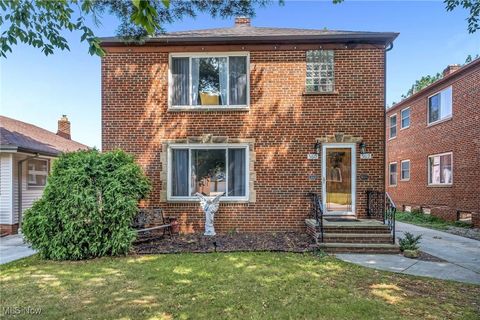 5610-5612 Warwick Drive Parma OH 44129