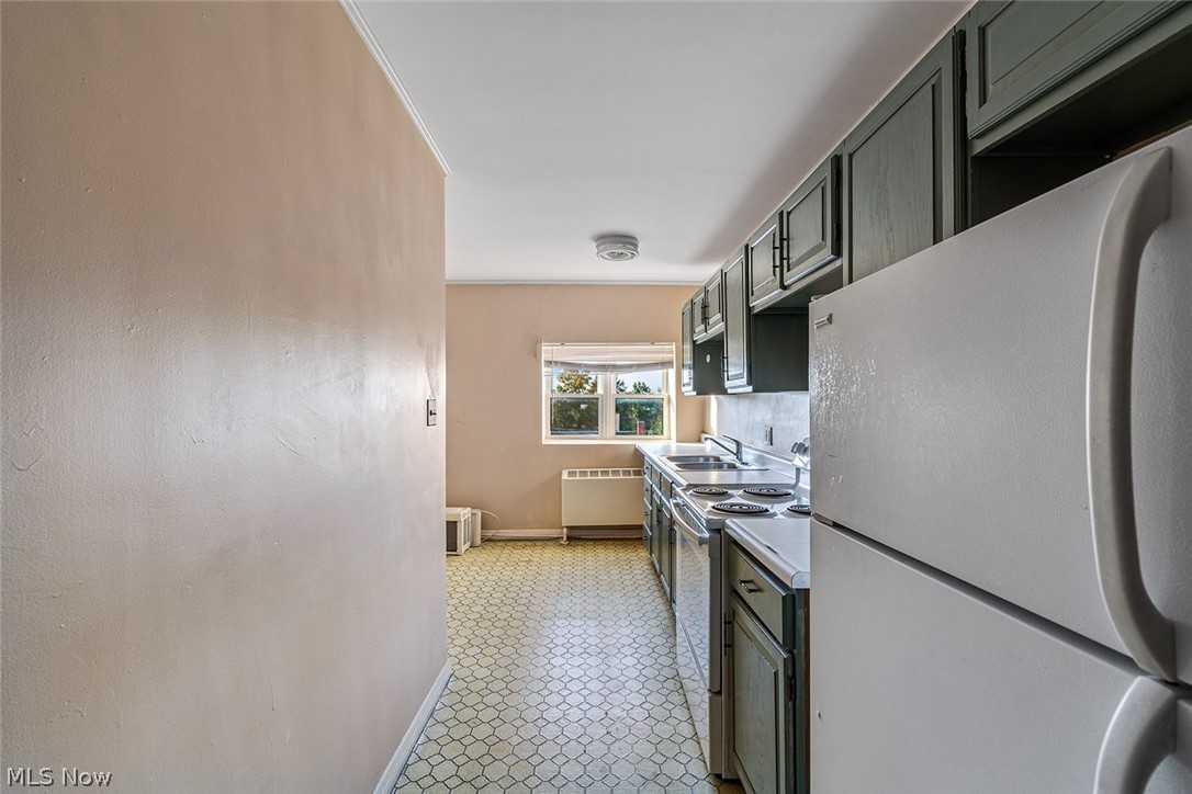 Cadiz Village - Commercial Sale