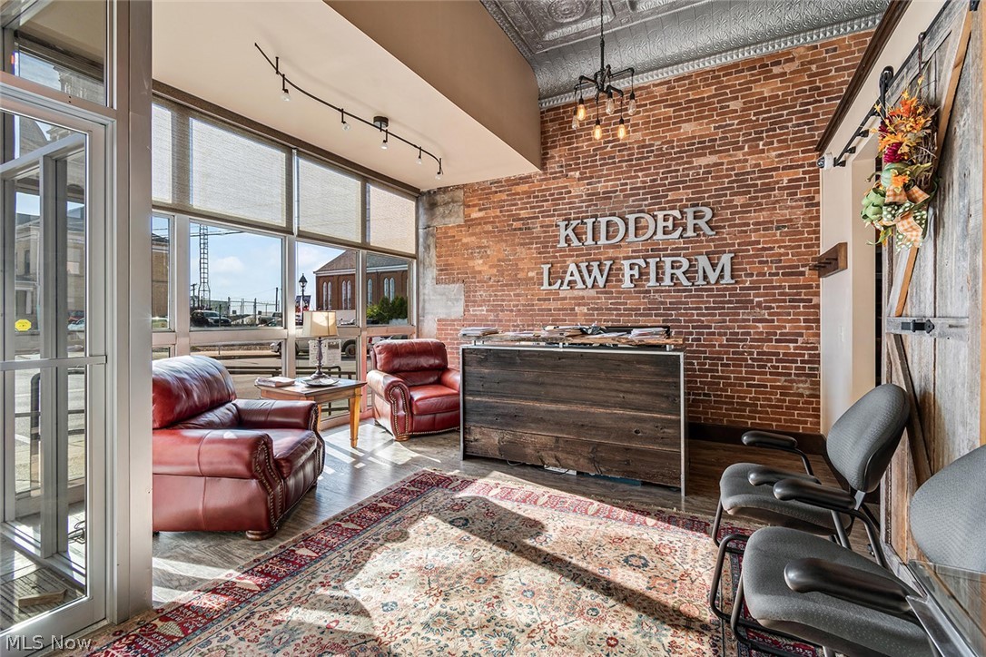 Cadiz Village - Commercial Sale