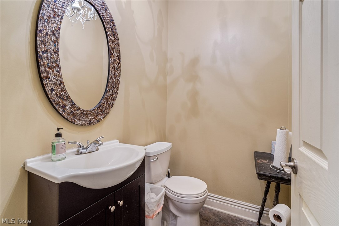 Cadiz Village - Commercial Sale