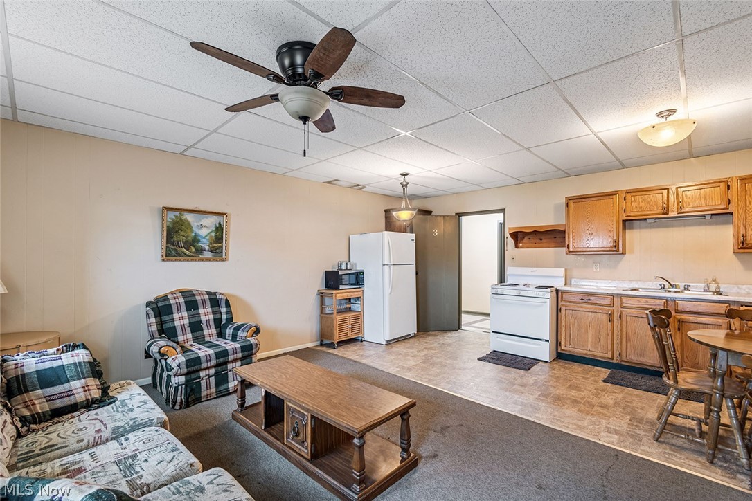 Cadiz Village - Commercial Sale