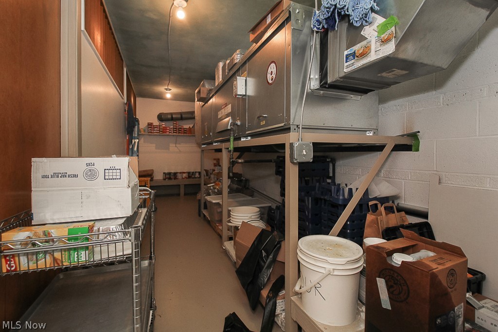 Urban Realty Companys - Commercial Sale