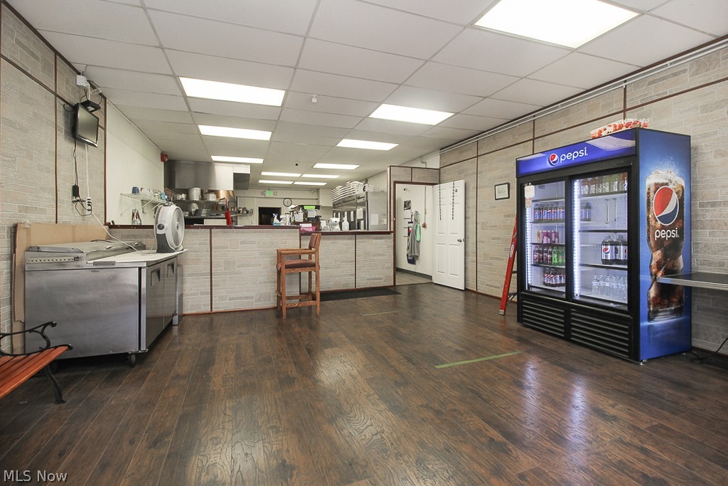 Urban Realty Companys - Commercial Sale