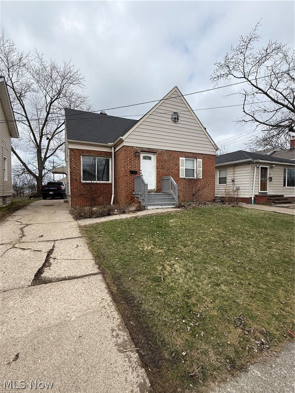 Photo of 53 Sector Drive, Bedford, OH 44146 (MLS # 5192418)