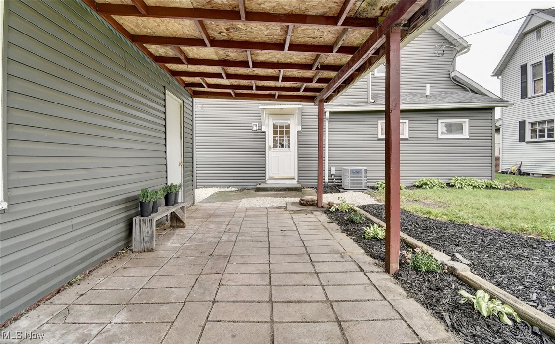 205 W Slingluff Avenue, Dover, Ohio image 30