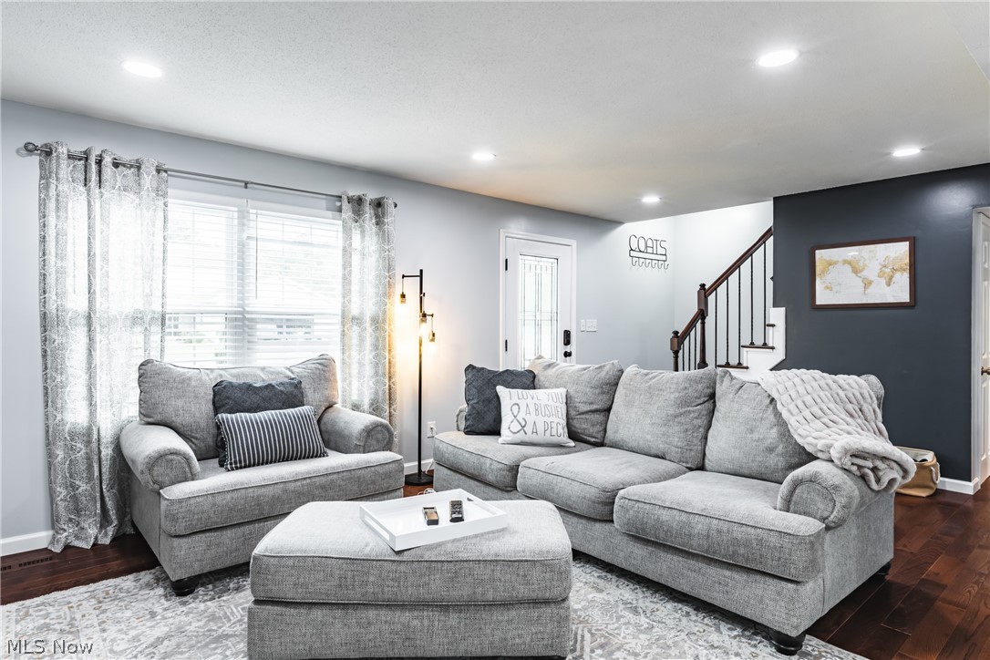 Country Club Estates Adn - Residential