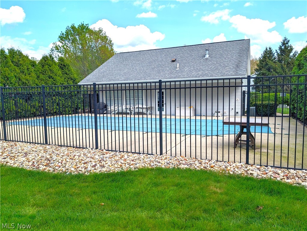 Legends Condos Ph 4 - Residential