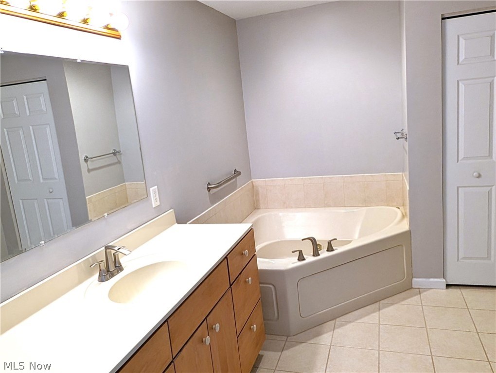 Legends Condos Ph 4 - Residential