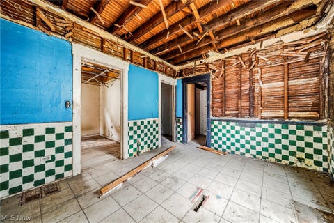 Tiny photo for 3257 E 56th Place, Cleveland, OH 44127 (MLS # 5240162)