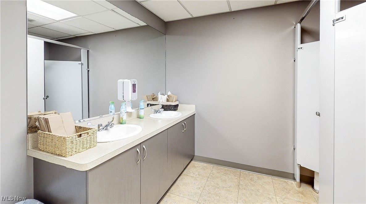 Cleveland, Ohio 44115, United States, ,Residential,Pending,25747