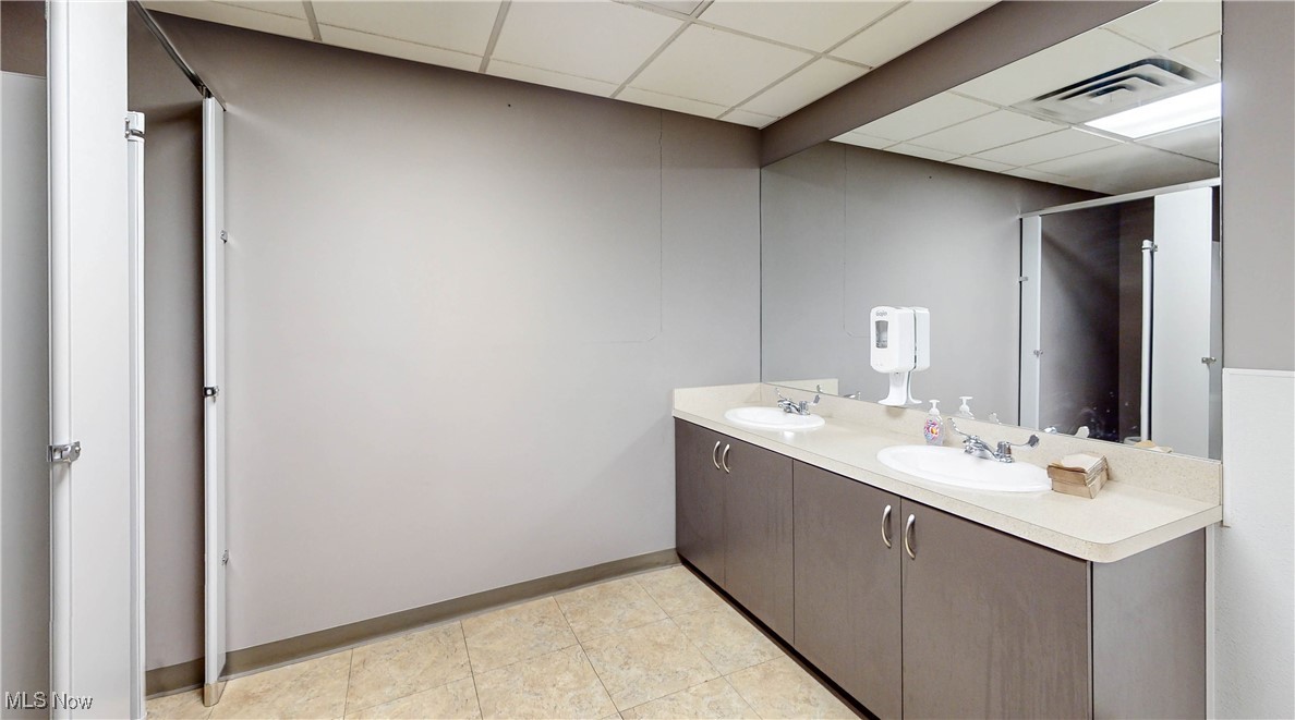 Cleveland, Ohio 44115, United States, ,Residential,Pending,25747