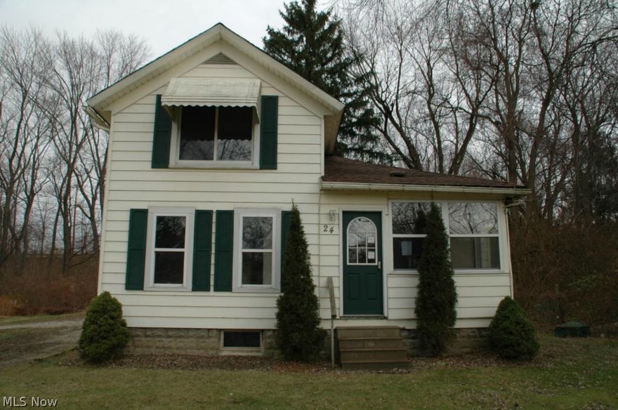 The Seller has an acceptable offer & is only waiting for the signed contract back to move into pending. NORMLS will not allow it to be marked as contingent.  Hubzu auction 4/3/15-4/10/15 at 10:06.  Starting price is $11,000.  Only creative, multi-tasking individuals with diverse DIY skills need apply! I was once a bright-eyed, remodeled 1890's colonial, now I need lots of work. I have a great size living room with many windows for those sunlit days. Perfect size kitchen with plentiful oak cabinets and room to gather. A comfortable first floor master bedroom and a full bath. 2 additional bedrooms and a bath complete the upstairs. Over 1/2 acre private lot set close to the river on a dead-end street make this township home  a great find.  I may need some sprucing up, but I am worth it! All properties are SOLD "AS IS" and "WHERE IS" with any POS requirements, or repairs the responsibility of the Buyer.