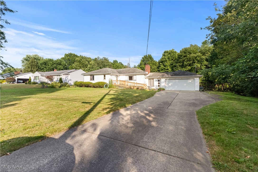 Welcome to 9880 King Graves Rd NE!
This 3 bedroom, 1.5 bathroom ranch style home in Howland township could be yours.
With an updated furnace with UV light air filter, AC, updated electrical box, chain link fence, outbuilding, and a hot tub, there have been many upgrades and updates made by current and previous owners.
Schedule your showing today!