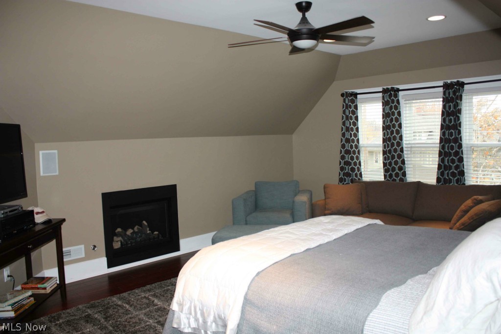 Between Detroit and Franklin Avenues - Residential