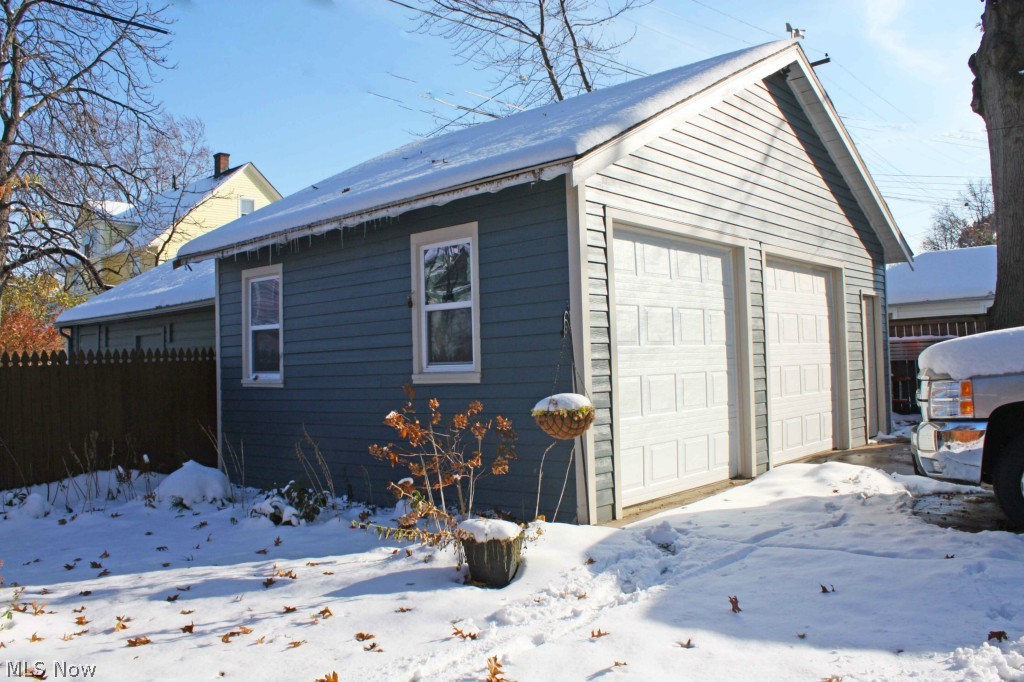 Between Detroit and Franklin Avenues - Residential