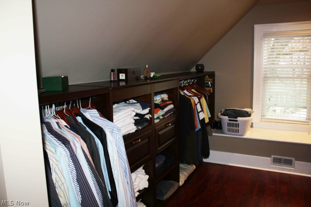 Between Detroit and Franklin Avenues - Residential