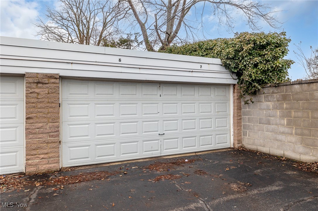 Riveroaks Terrace Condo - Residential