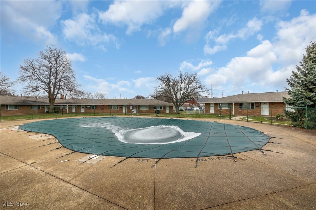 Riveroaks Terrace Condo - Residential