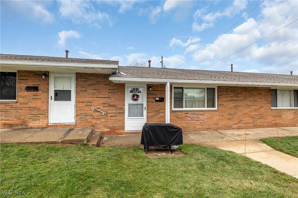 Photo of 21896 River Oaks Drive, Rocky River, OH 44116 (MLS # 5180302)