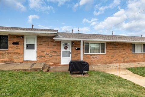 21896 River Oaks Drive Rocky River OH 44116