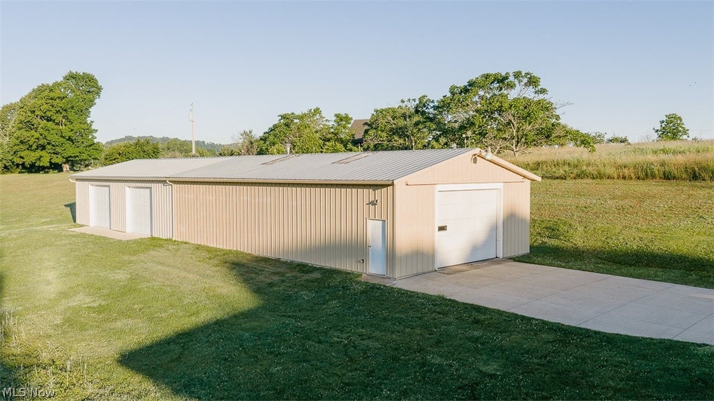 Photo of 9015 Mapleton Street SE, East Canton, OH 44730 (MLS # 5226362)