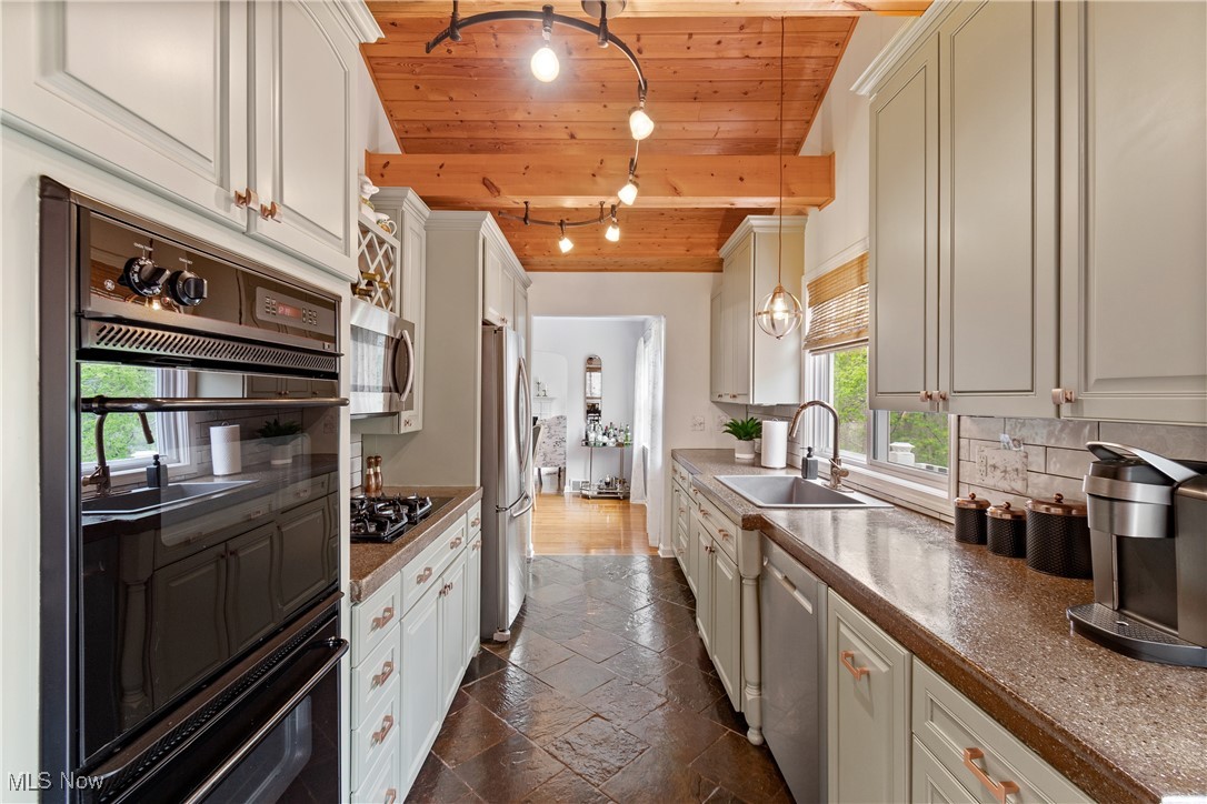 499 Sand Run Road, Akron, Ohio image 19