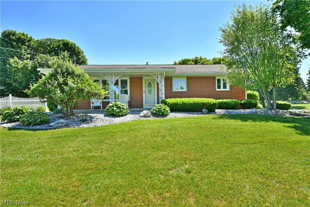 Photo of 4988 State Route 46, Cortland, OH 44410 (MLS # 5214978)