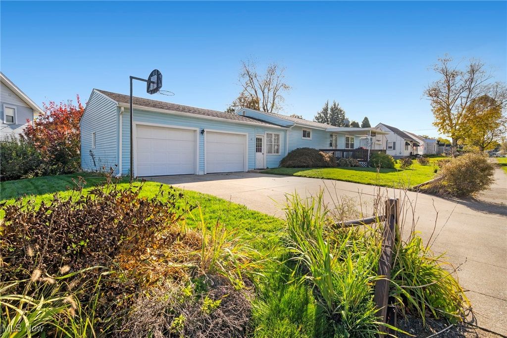 Photo of 2546 Coventry Boulevard NE, Canton, OH 44705 (MLS # 5167612)