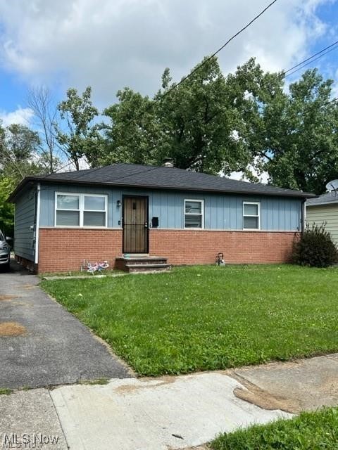 5696 Garfield Avenue, Maple Heights, Ohio image 1