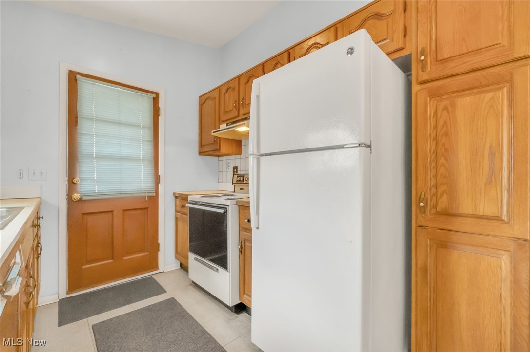 36948 S Lake Shore Boulevard, Eastlake, Ohio image 12