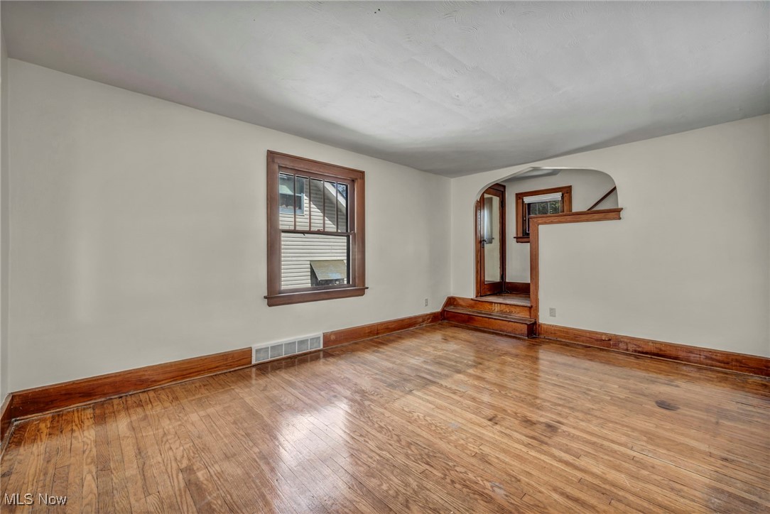 577 Eastland Avenue, Akron, Ohio image 8