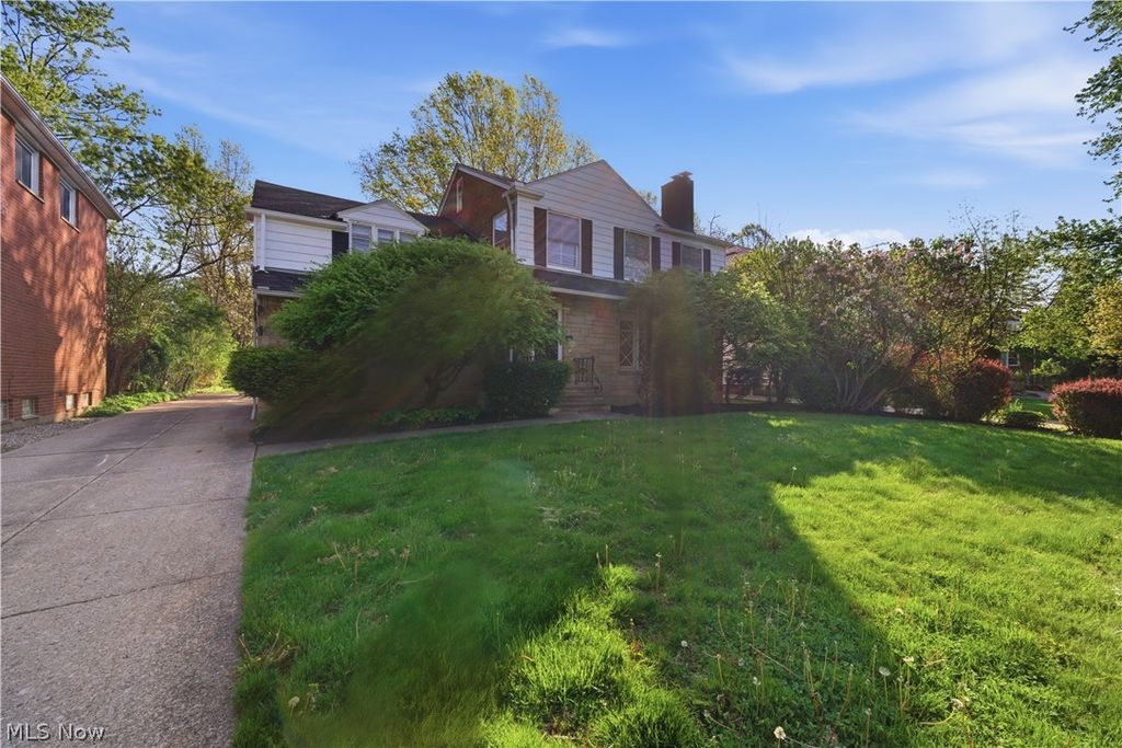 Photo of 4101 Washington Boulevard, University Heights, OH 44118 (MLS # 5208047)