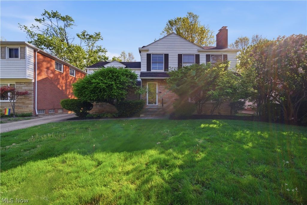 Photo of 4101 Washington Boulevard, University Heights, OH 44118 (MLS # 5208047)