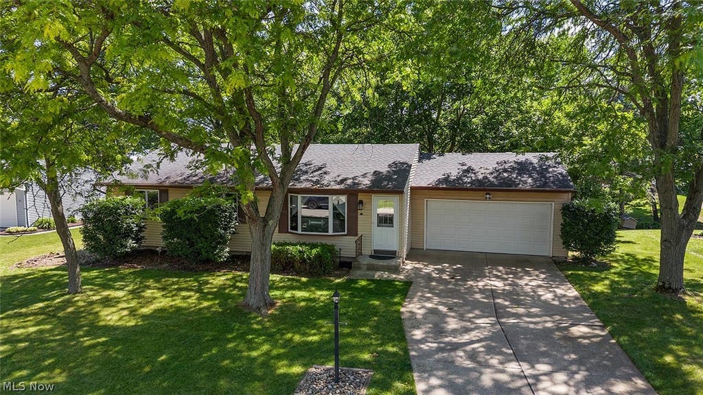 Photo of 18765 Hearthstone Drive, Strongsville, OH 44136 (MLS # 5222805)