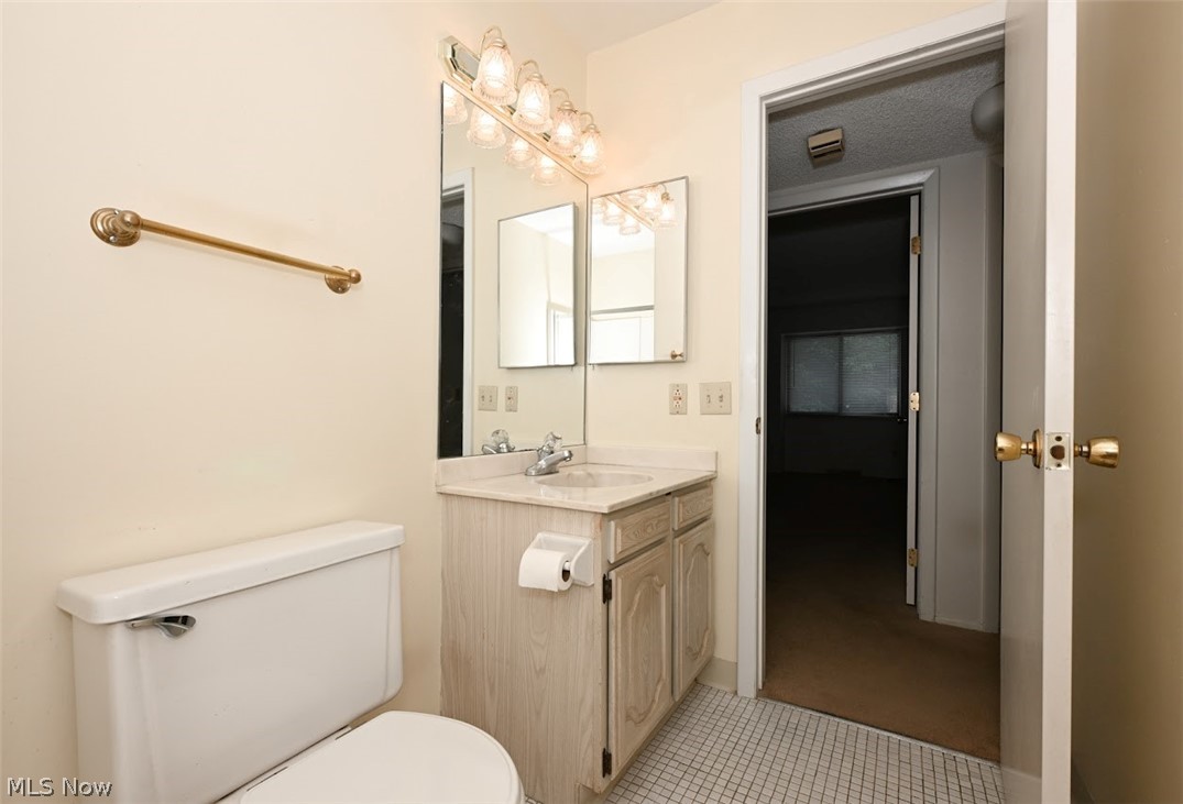 Hampton Ridge Condo - Residential