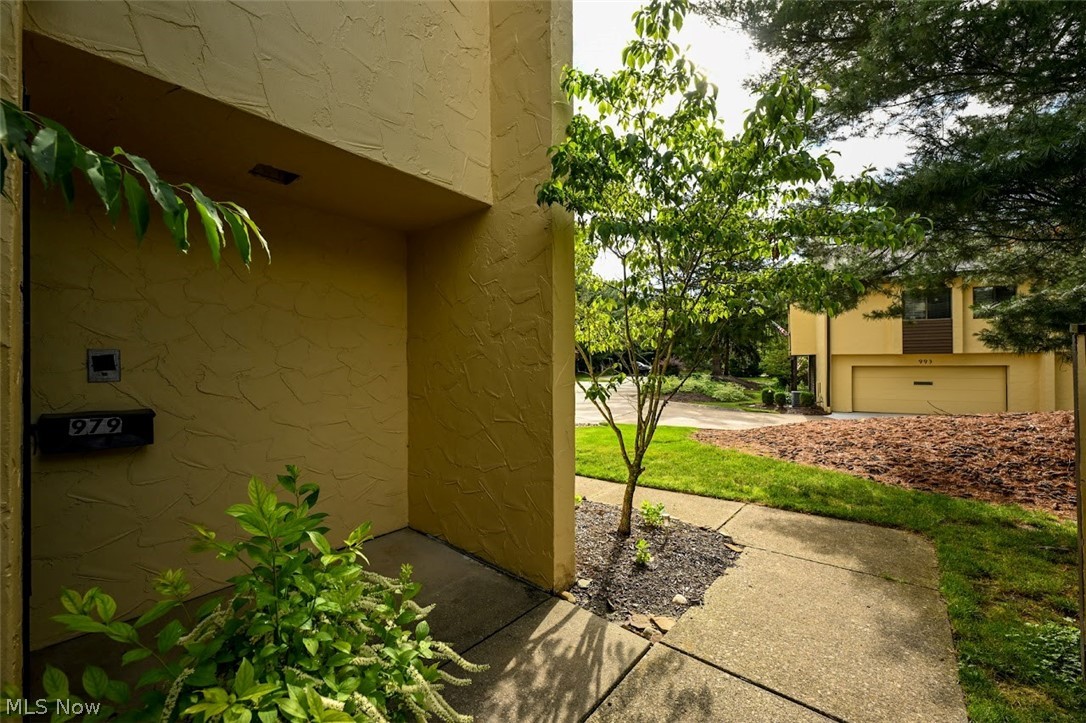 Hampton Ridge Condo - Residential