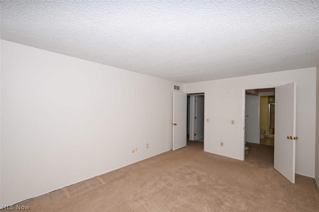 Hampton Ridge Condo - Residential