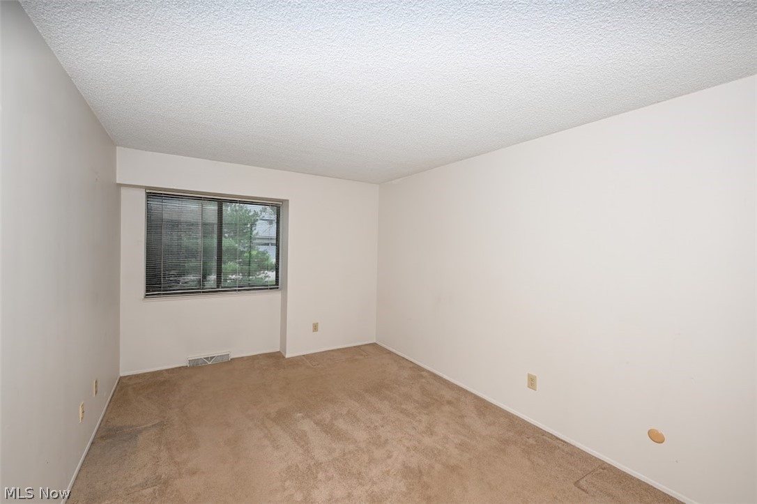 Hampton Ridge Condo - Residential