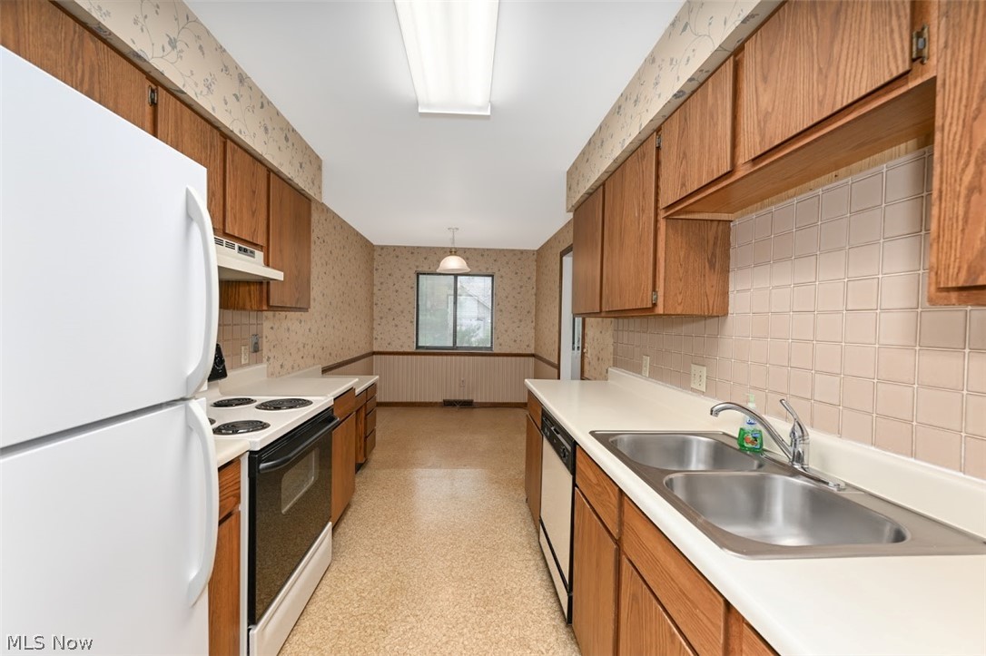 Hampton Ridge Condo - Residential