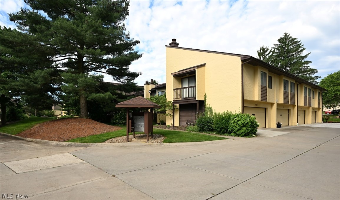 Hampton Ridge Condo - Residential