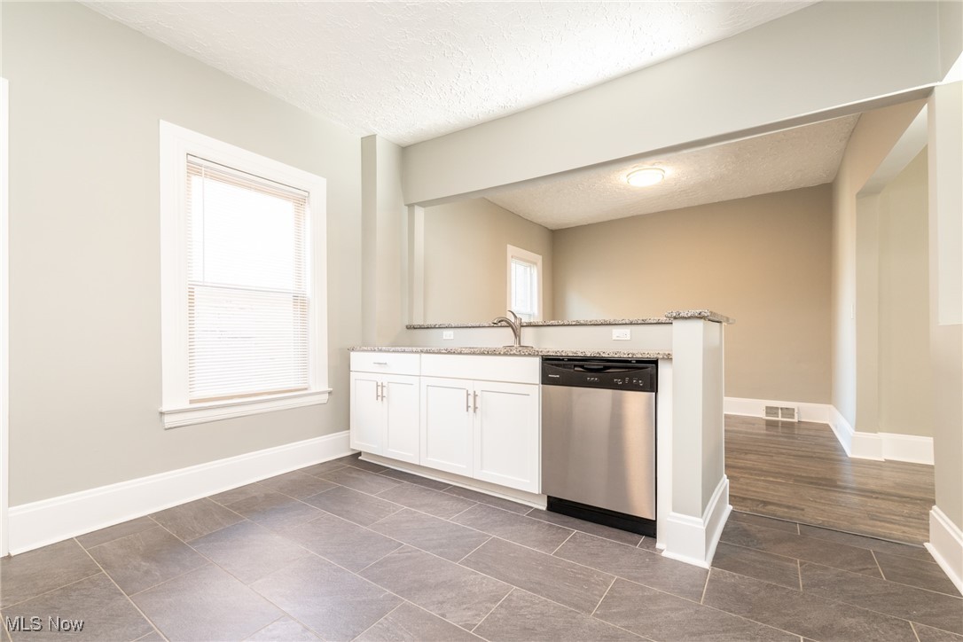 Cleveland, Ohio 44102, United States, 2 Bedrooms Bedrooms, ,1 BathroomBathrooms,Residential,Active,23887