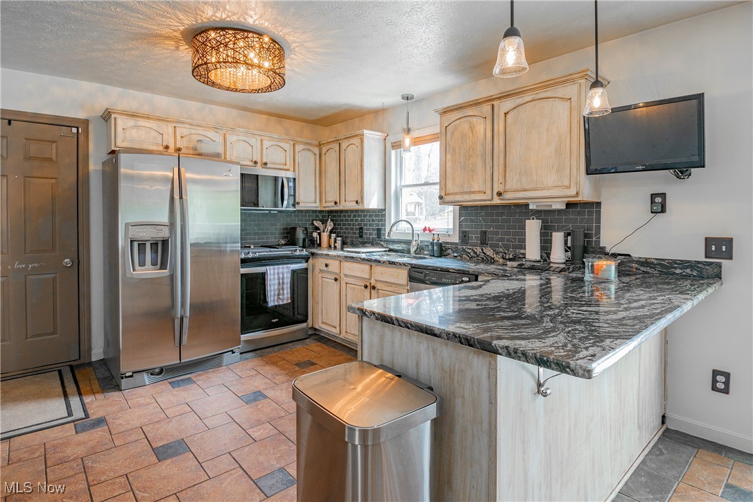 2863 Valley Road, Cuyahoga Falls, Ohio image 8