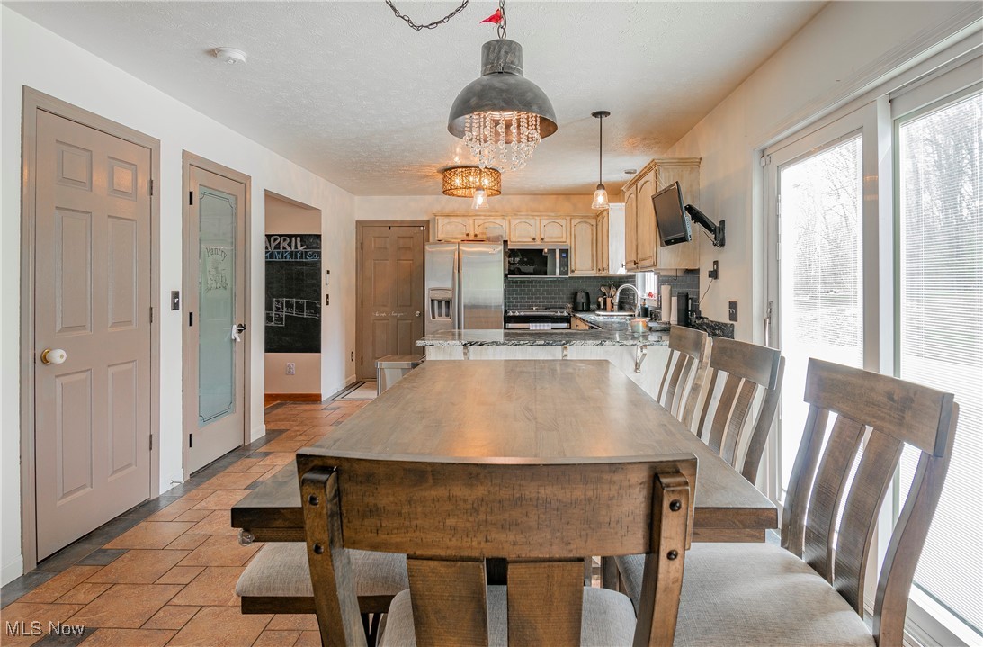 2863 Valley Road, Cuyahoga Falls, Ohio image 13