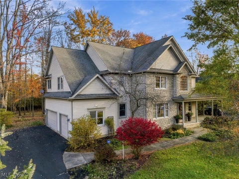 Photo of 8140 Carrington Place, Chagrin Falls, OH 44023 (MLS # 5256953)