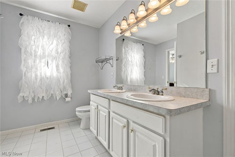 Tiny photo for 8140 Carrington Place, Chagrin Falls, OH 44023 (MLS # 5256953)