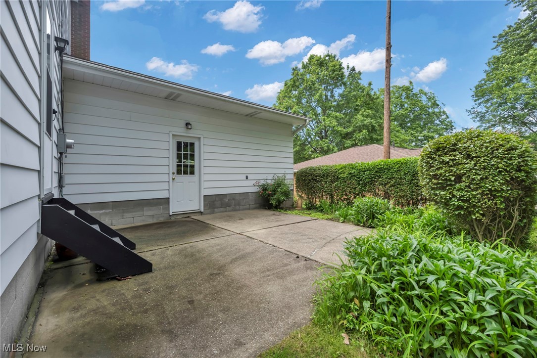 3857 Kay Drive, Stow, Ohio image 45