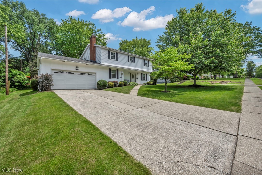 3857 Kay Drive, Stow, Ohio image 2